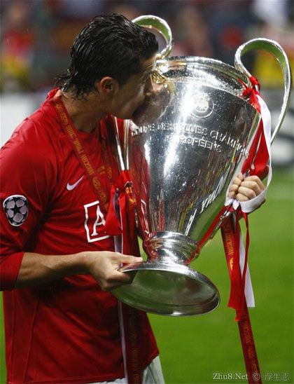 Cristiano_Ronaldo_And_The_Champions.jpg